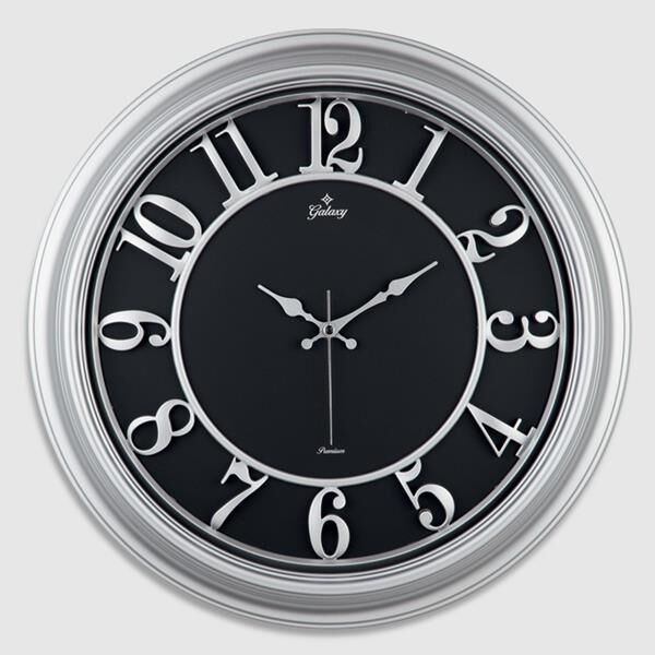 DUVAR SAATİ GRİ ÇERÇEVE İÇİ SİYAH 46CM KABARTMA RAKAMLI SELEFON KORUMALI AMERİKAN BRİSTOL KADRAN METAL AKREP/YELKOVAN/SANİYE AKAR SANİYELİ MEKANİZMA AKRİLİK BOYA ABS HAMMADDE MİNERAL CAM