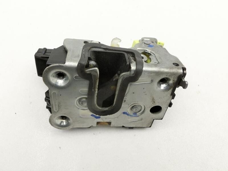 KAPI KİLİDİ ÖN SAĞ DUSTER YM 805021840R